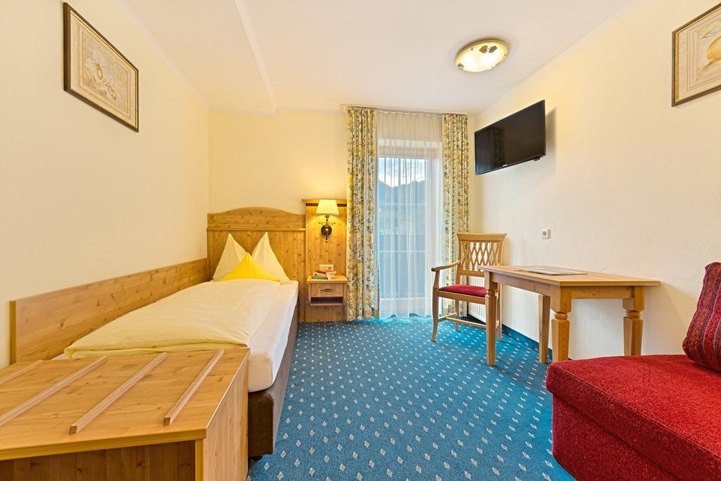 Landhotel Kirchenwirt Unken Chambre photo