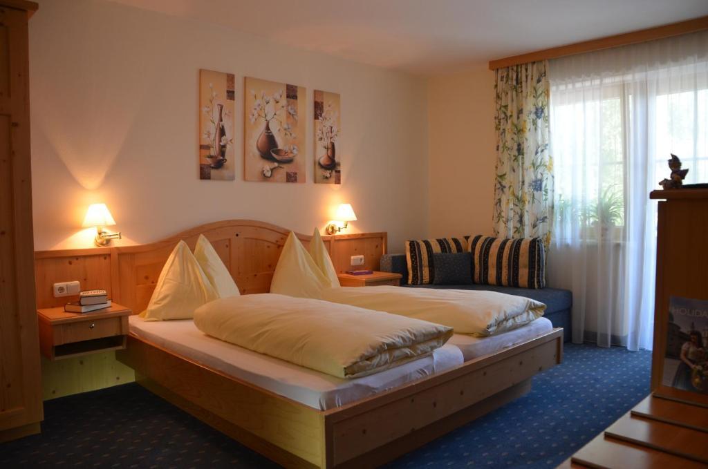 Landhotel Kirchenwirt Unken Chambre photo
